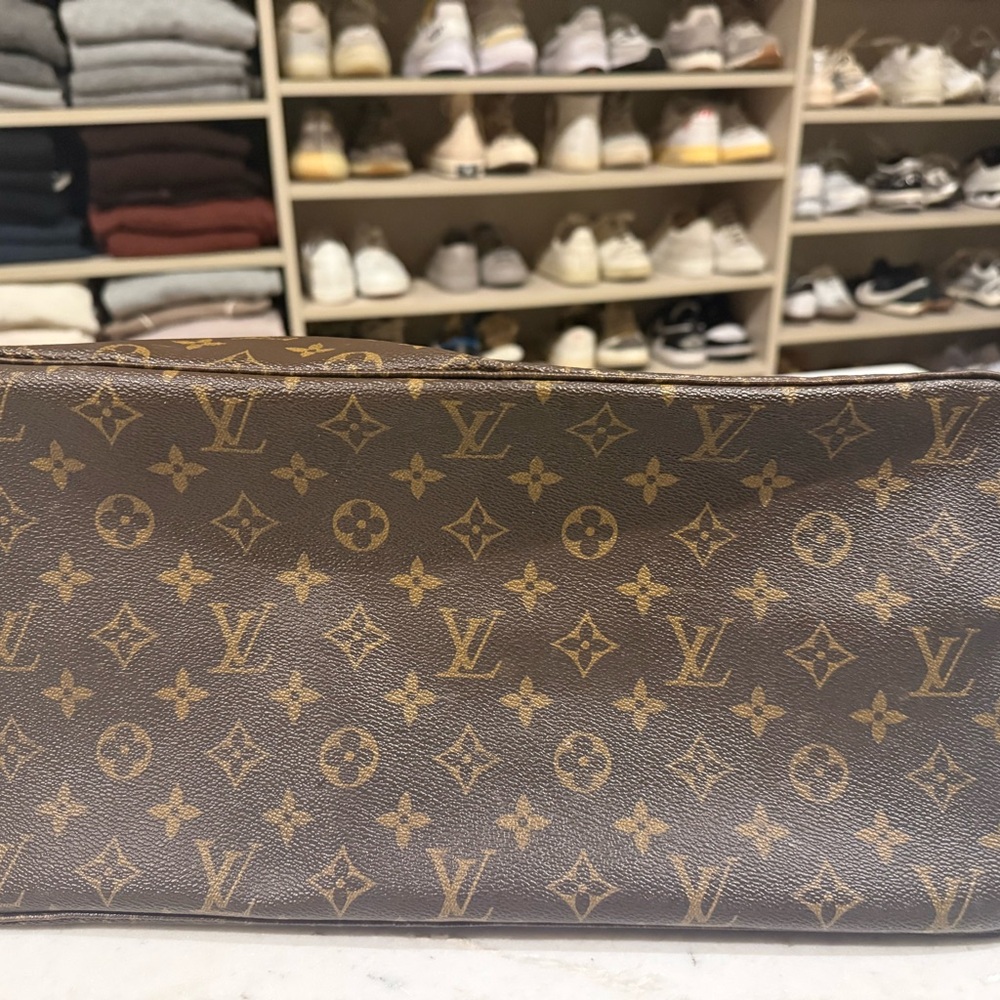 Louis Vuitton Monogram Neverfull GM Tote Bag - Picture 7 of 9